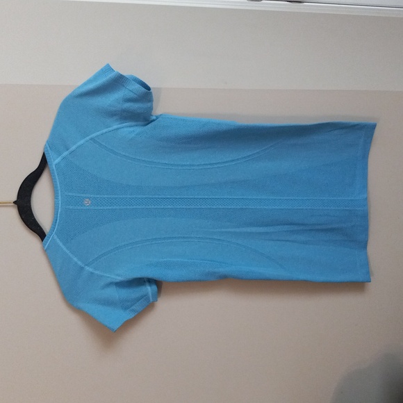 Top - Picture 2 of 3